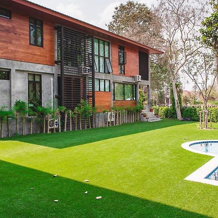Stucco Loft Residency Hotel Chiang Mai Exterior photo