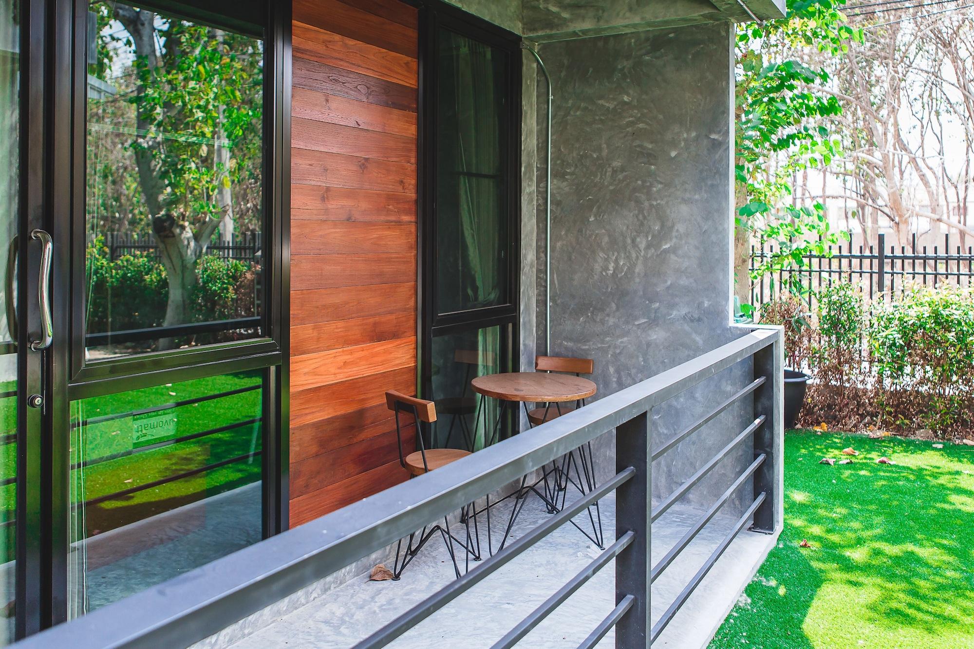 Stucco Loft Residency Hotel Chiang Mai Exterior photo