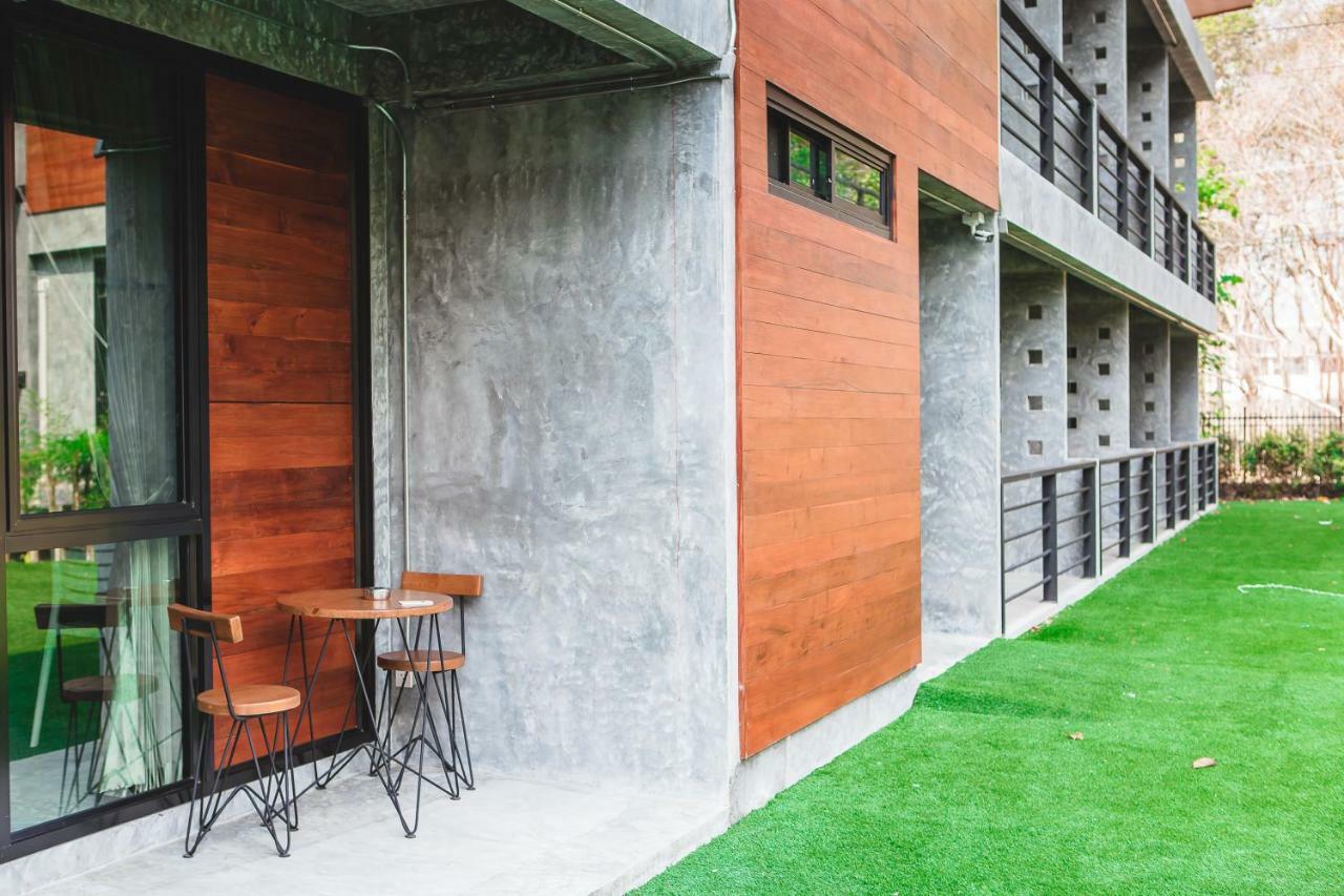 Stucco Loft Residency Hotel Chiang Mai Room photo
